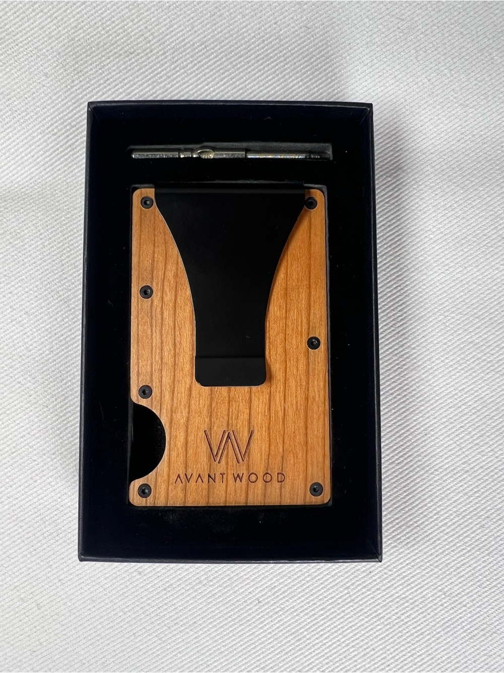 NIB AVANT WOOD CHERRY WOOD - CARD HOLDER METAL CLIP - Picture 2 of 4